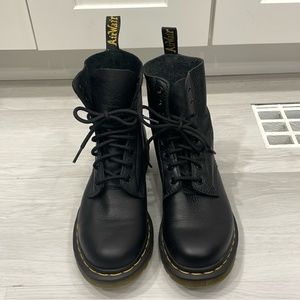 Dr. Martens 1460 Pascal Virginia Black Leather Boots
